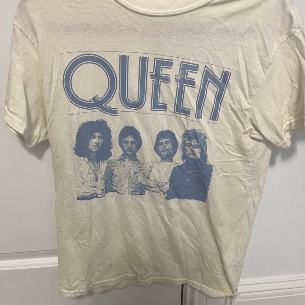 Queen graphic tee
